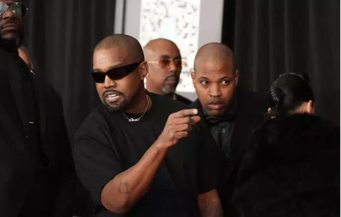 Kanye West called out for ‘embarrassing’ behaviour towards Taylor Swift at the Grammys 2025 Despite Taylor Swift ignoring him… Watch the embarrassing moment Video 👇